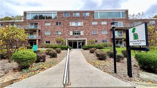 6000 Nob Hill Drive, Chagrin Falls, OH 44022