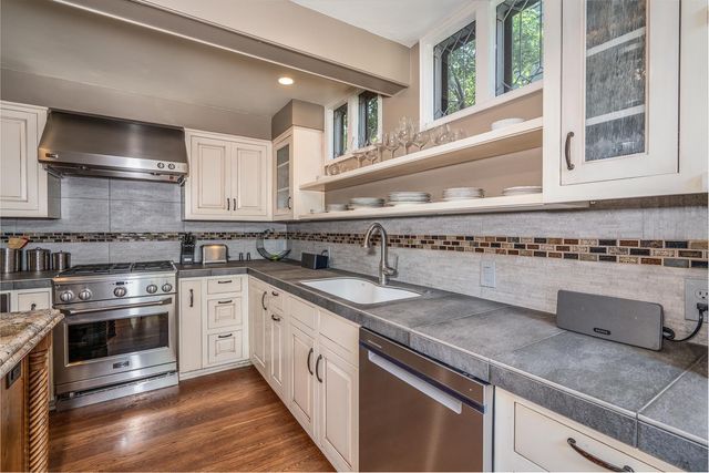 420 NW Drake Road, Bend, OR 97703