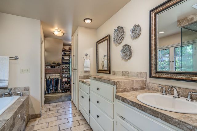 420 NW Drake Road, Bend, OR 97703
