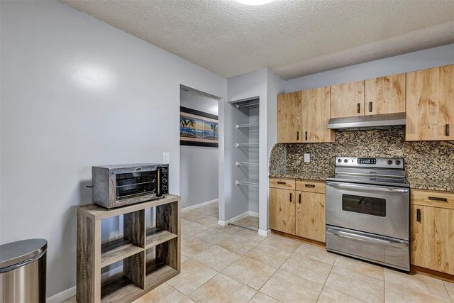 202 SW HOLDEN TERRACE, Port St Lucie, FL 34984