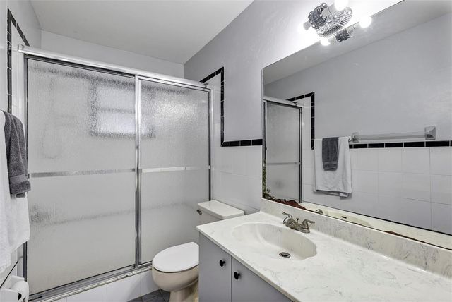 202 SW HOLDEN TERRACE, Port St Lucie, FL 34984