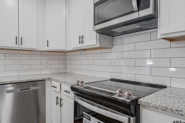 612 Giles St, Troup, TX 75789