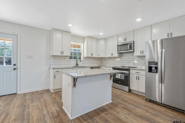 612 Giles St, Troup, TX 75789