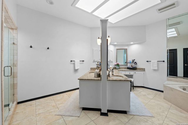 13903 Bluffoak, San Antonio, TX 78216