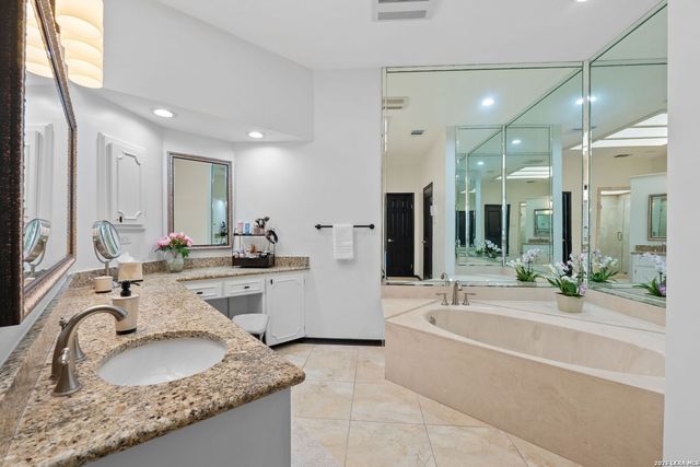 13903 Bluffoak, San Antonio, TX 78216