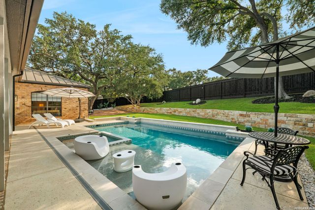 13903 Bluffoak, San Antonio, TX 78216