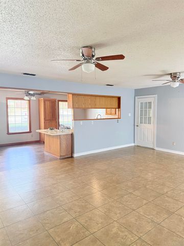 1310 Colgate Dr., Longview, TX 75601