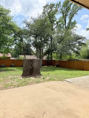 1310 Colgate Dr., Longview, TX 75601