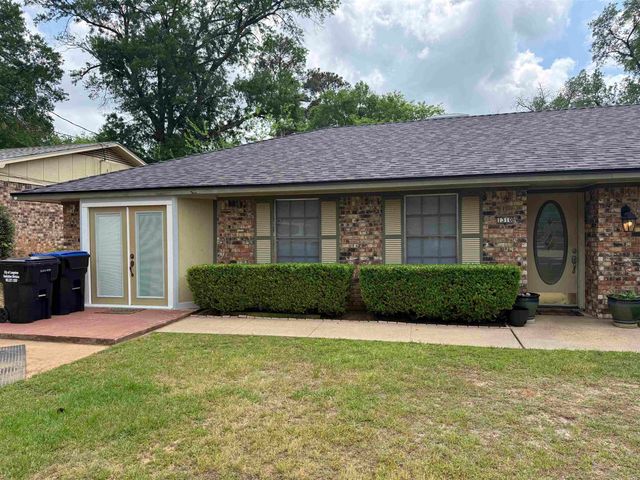 1310 Colgate Dr., Longview, TX 75601