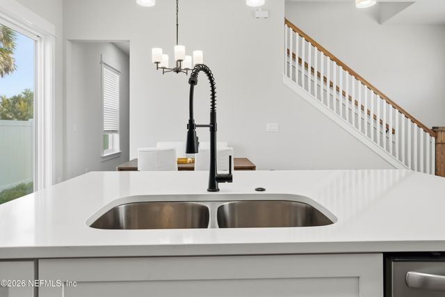 673 6TH Avenue S, Jacksonville Beach, FL 32250