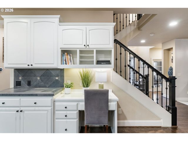 7175 Sw HAMMOND Ter, Beaverton, OR 97007