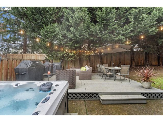 7175 Sw HAMMOND Ter, Beaverton, OR 97007