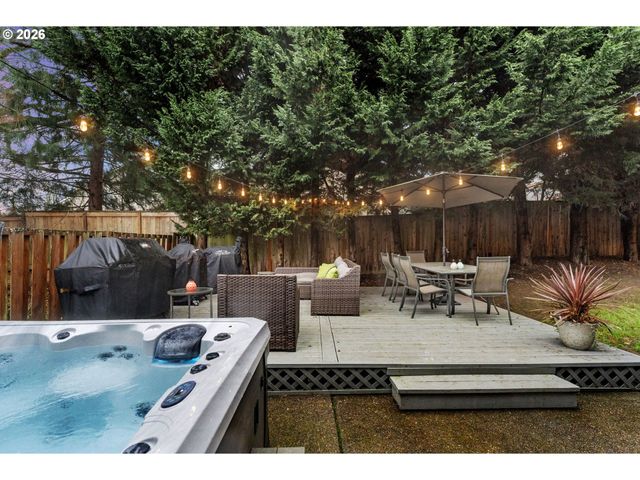 7175 Sw HAMMOND Ter, Beaverton, OR 97007