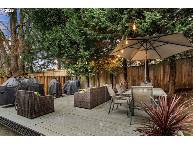 7175 Sw HAMMOND Ter, Beaverton, OR 97007