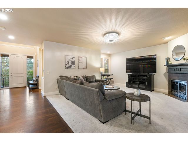 7175 Sw HAMMOND Ter, Beaverton, OR 97007