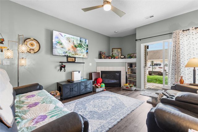 1320 SE Florence Drive 5L, Waukee, IA 50263