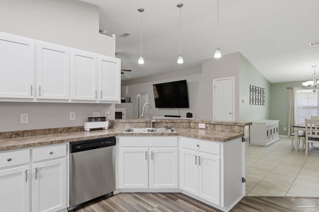 10486 Millbrook Dr, Pensacola, FL 32534