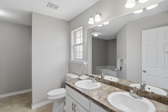 10486 Millbrook Dr, Pensacola, FL 32534