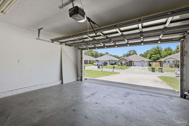 10486 Millbrook Dr, Pensacola, FL 32534