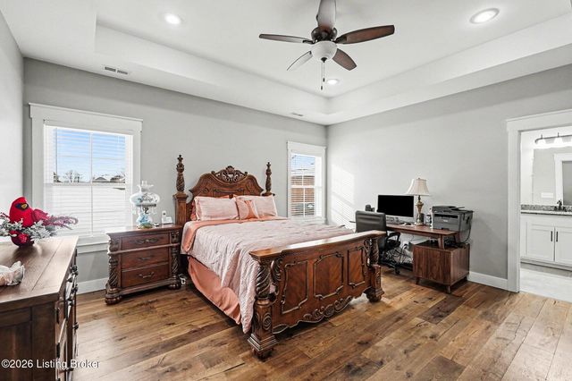 240 Brennan Ct, Shepherdsville, KY 40165