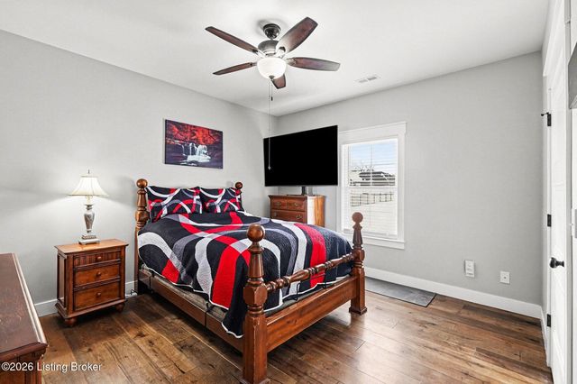 240 Brennan Ct, Shepherdsville, KY 40165