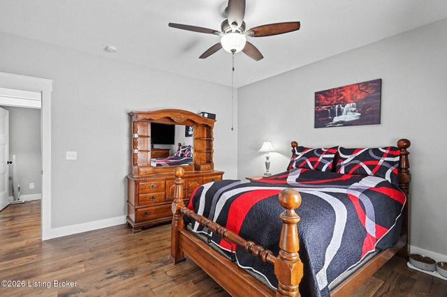 240 Brennan Ct, Shepherdsville, KY 40165