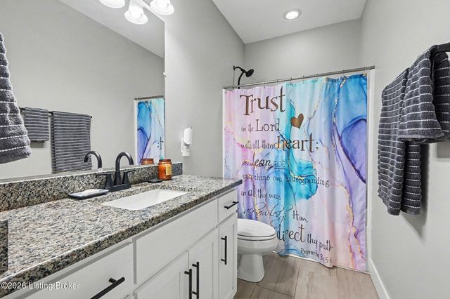 240 Brennan Ct, Shepherdsville, KY 40165