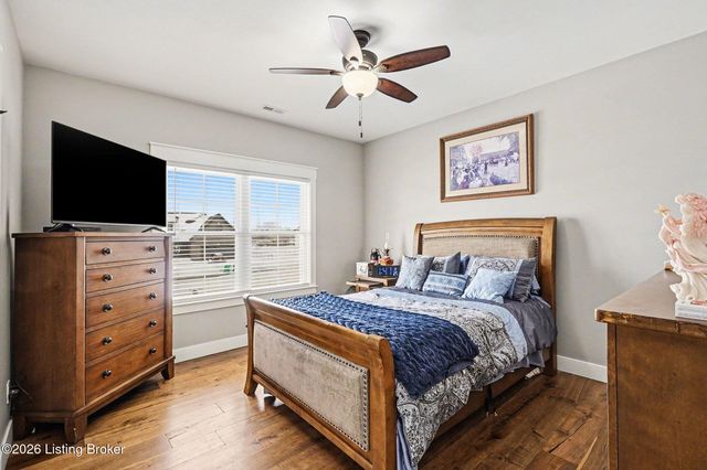 240 Brennan Ct, Shepherdsville, KY 40165