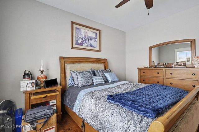 240 Brennan Ct, Shepherdsville, KY 40165