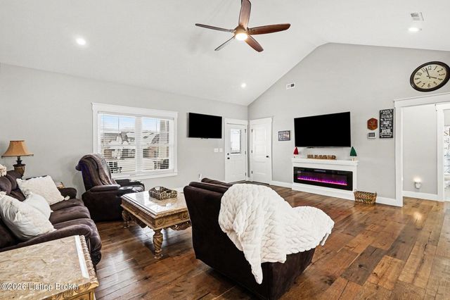 240 Brennan Ct, Shepherdsville, KY 40165