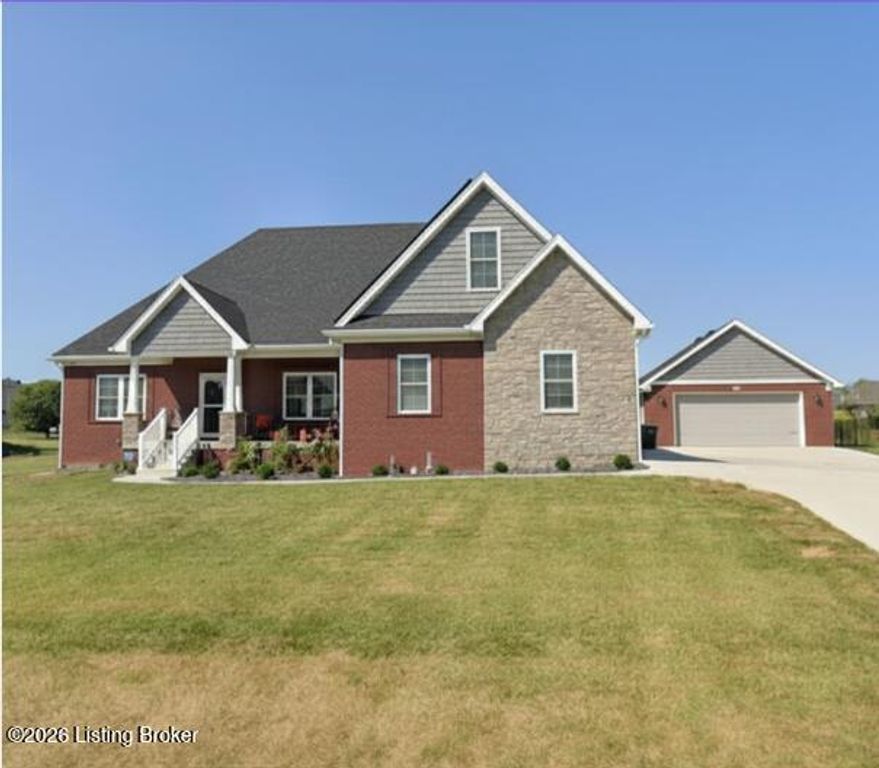 240 Brennan Ct, Shepherdsville, KY 40165