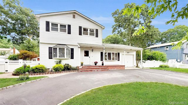 37 Hampton Avenue, Mastic, NY 11950