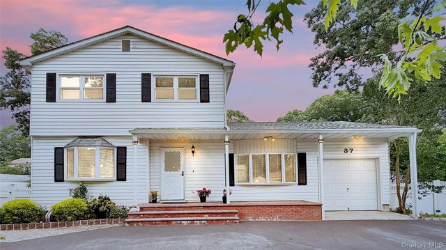 37 Hampton Avenue, Mastic, NY 11950