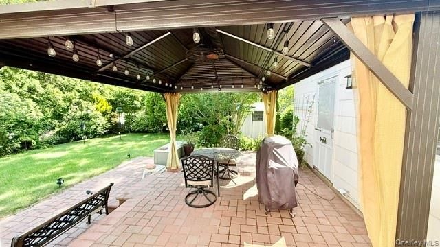 37 Hampton Avenue, Mastic, NY 11950