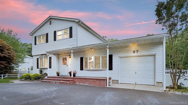37 Hampton Avenue, Mastic, NY 11950
