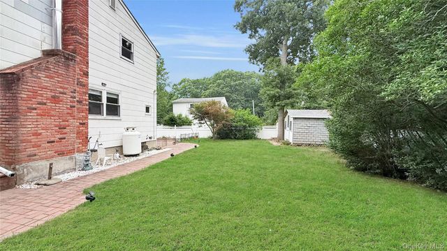 37 Hampton Avenue, Mastic, NY 11950
