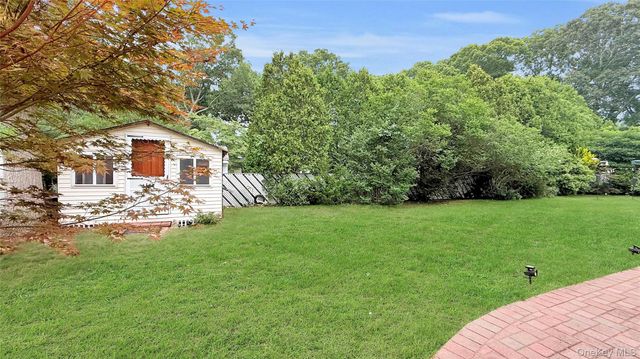 37 Hampton Avenue, Mastic, NY 11950