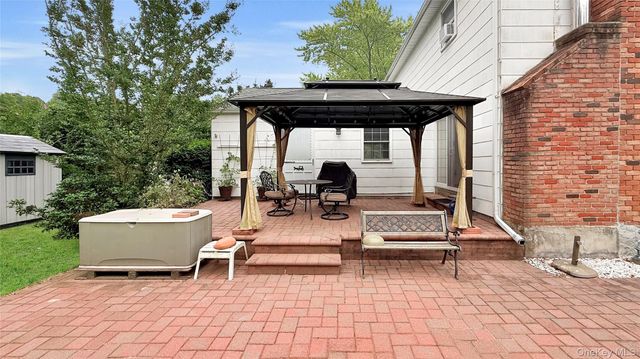 37 Hampton Avenue, Mastic, NY 11950