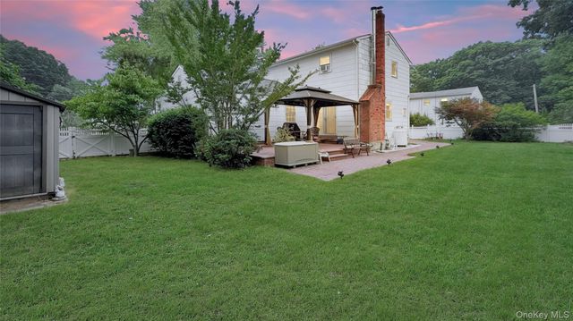 37 Hampton Avenue, Mastic, NY 11950
