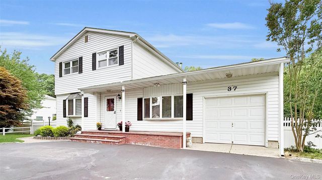 37 Hampton Avenue, Mastic, NY 11950