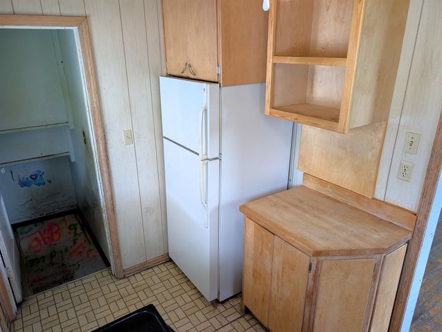 872 Sheridan St, Salina, KS 67401