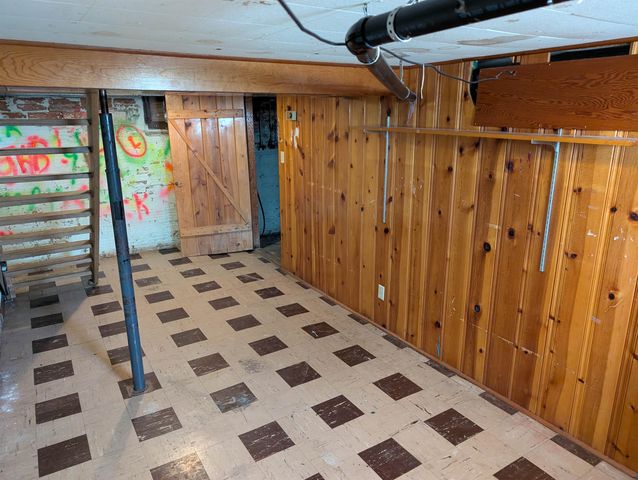 872 Sheridan St, Salina, KS 67401