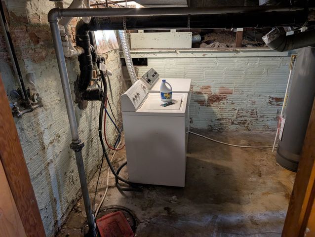 872 Sheridan St, Salina, KS 67401