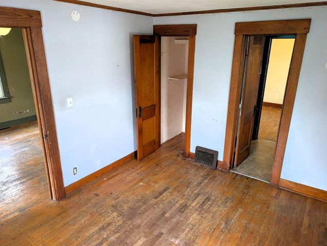 872 Sheridan St, Salina, KS 67401