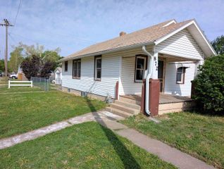 872 Sheridan St, Salina, KS 67401