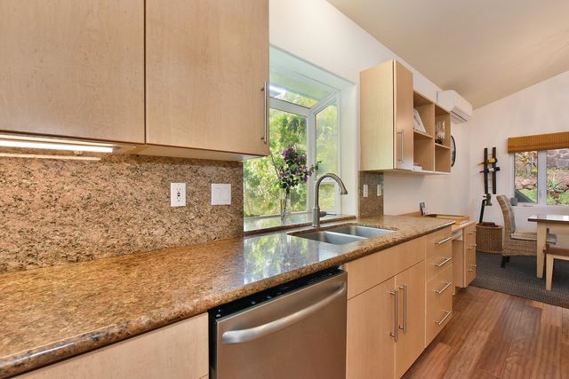 14 Fern Pl, Lahaina, HI 96761