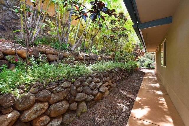 14 Fern Pl, Lahaina, HI 96761