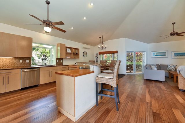 14 Fern Pl, Lahaina, HI 96761