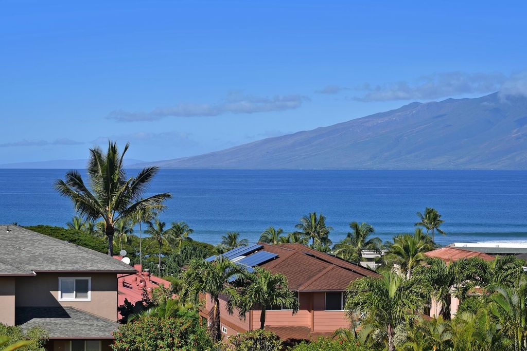 14 Fern Pl, Lahaina, HI 96761
