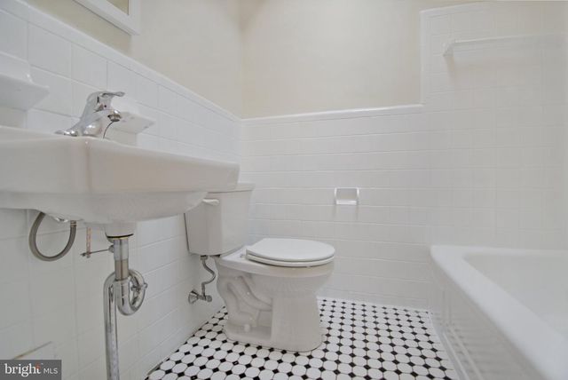 714 SURREY LN, Glenolden, PA 19036